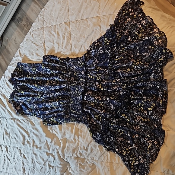 Dress - Picture 2 of 4